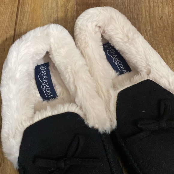 Seranoma black moccasin slippers with cream faux fur lining size 8 NWT - Picture 7 of 9